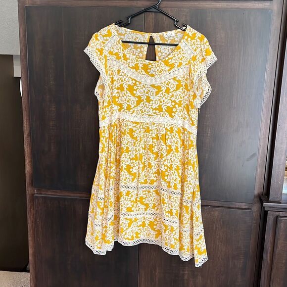 POL Yellow White Crochet Detail Dress Size Medium - Picture 3 of 7